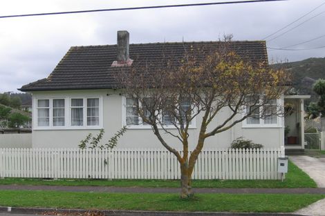Photo of property in 16 Milne Crescent, Taita, Lower Hutt, 5011
