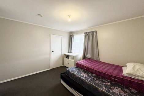 Photo of property in 2a-2b Devon Place, Cannons Creek, Porirua, 5024