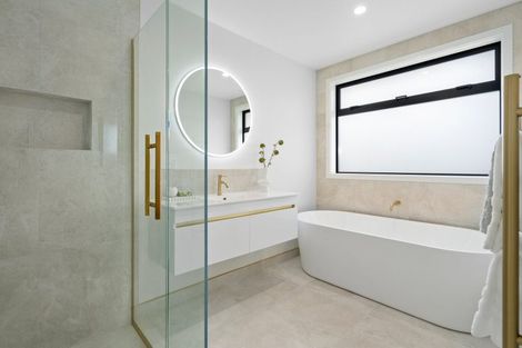 Photo of property in 14a Rose Leigh Drive, Cambridge, 3434