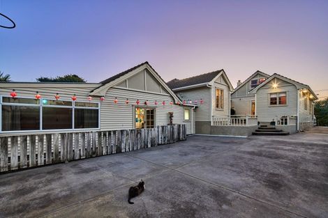 Photo of property in 135 Seaview Road, Paraparaumu Beach, Paraparaumu, 5032