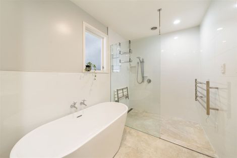 Photo of property in 96 Pinehaven Road, Pinehaven, Upper Hutt, 5019