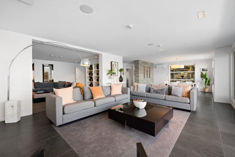 Photo of property in 6 Lordens Place, Fernhill, Queenstown, 9300