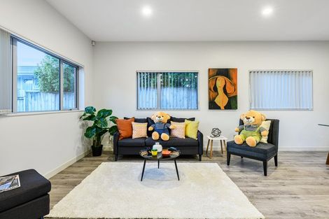 Photo of property in 13a Kingdale Road, Henderson, Auckland, 0610