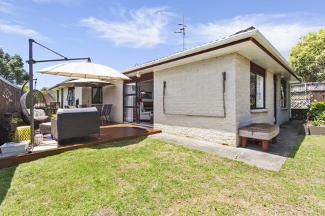 Photo of property in 1/26 Petrel Place, Massey, Auckland, 0614