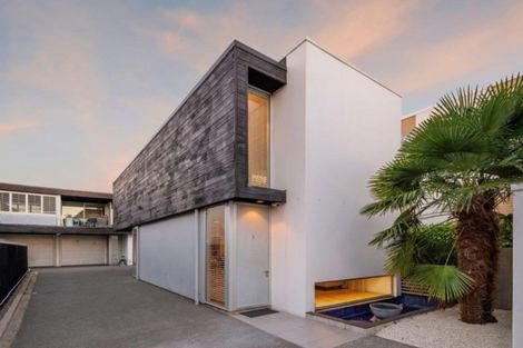 Photo of property in 2/184 Peterborough Street, Christchurch Central, Christchurch, 8013