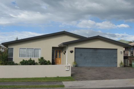 Photo of property in 5 Lucerne Place, Welcome Bay, Tauranga, 3112