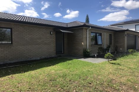 Photo of property in 29b Edgewater Drive, Pakuranga, Auckland, 2010