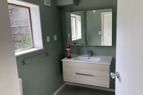 Photo of property in 3a Southern Cross Crescent, Island Bay, Wellington, 6023