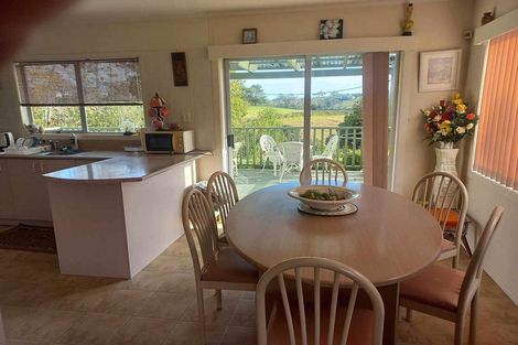 Photo of property in 140 Hanham Road, Kumeu, 0891