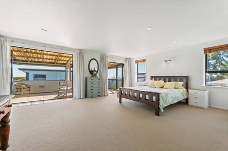 Photo of property in 988 Papamoa Beach Road, Papamoa Beach, Papamoa, 3118