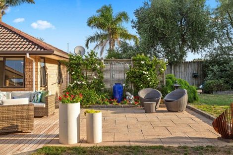 Photo of property in 55 Lough Bourne Drive, Pukekohe, 2120