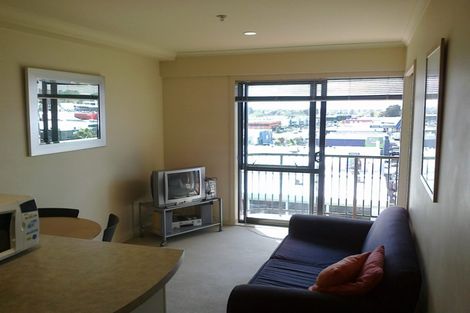 Photo of property in 11i/18 Ronwood Avenue, Manukau, Auckland, 2104