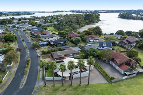 Photo of property in 37 Riverside Drive, Waiuku, 2123
