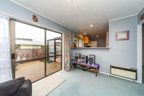 Photo of property in 8 Colonial Place, Kelvin Grove, Palmerston North, 4414