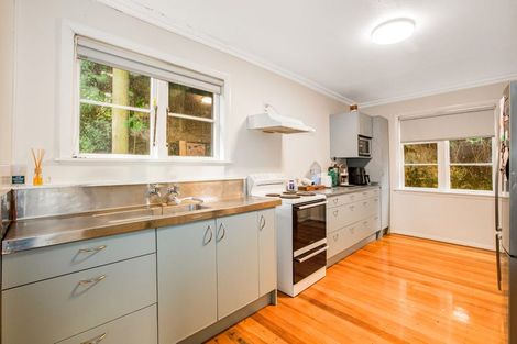 Photo of property in 26 Titiro Moana Road, Korokoro, Lower Hutt, 5012