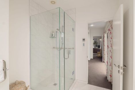 Photo of property in 29 Moncks Spur Road, Redcliffs, Christchurch, 8081