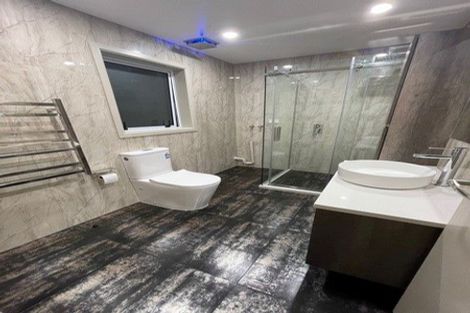 Photo of property in 16 Walworth Avenue, Pakuranga Heights, Auckland, 2010