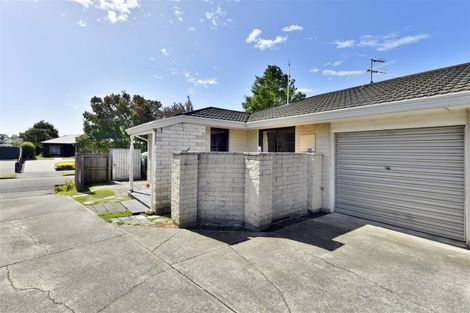 Photo of property in 37 Karnak Crescent, Russley, Christchurch, 8042