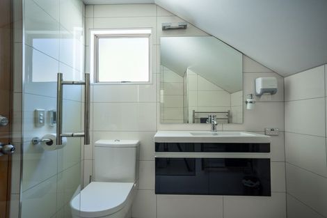 Photo of property in 108 Hallenstein Street, Queenstown, 9300