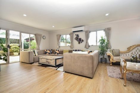 Photo of property in 20 Longview Rise, Massey, Auckland, 0614