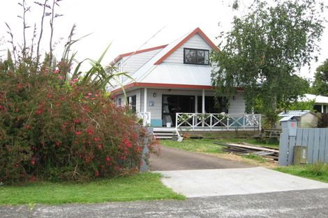 Photo of property in 8 Kowhai Avenue, Mangere Bridge, Auckland, 2022