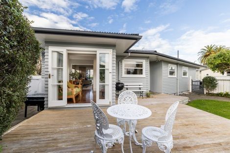 Photo of property in 2a Mckenzie Avenue, Marewa, Napier, 4110