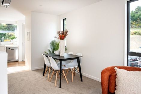 Photo of property in 92 Ara Paiwhenua, Tawa, Wellington, 5028