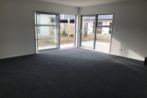 Photo of property in 2/30 Heath Street, Saint Andrews, Hamilton, 3200