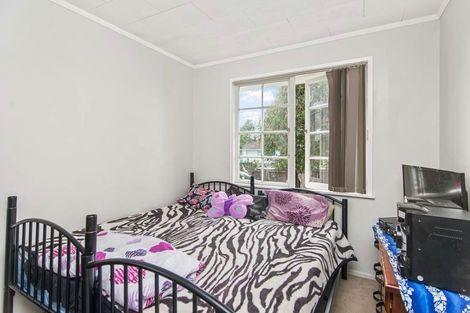 Photo of property in 42 Staverton Crescent, Mangere, Auckland, 2022
