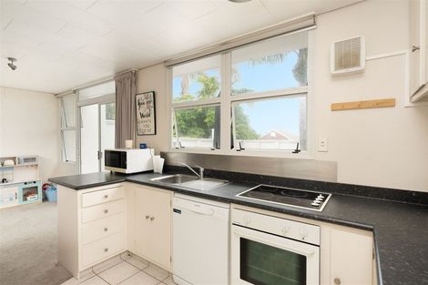 Photo of property in 1/4 Tahara Crescent, Mount Maunganui, 3116