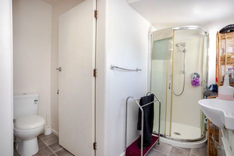 Photo of property in 28 Fox Street, Woodville, 4920