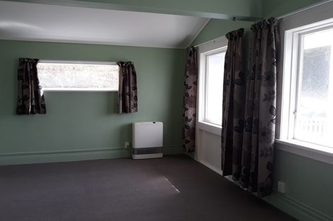 Photo of property in 3-5 Knoll Street, Island Bay, Wellington, 6023