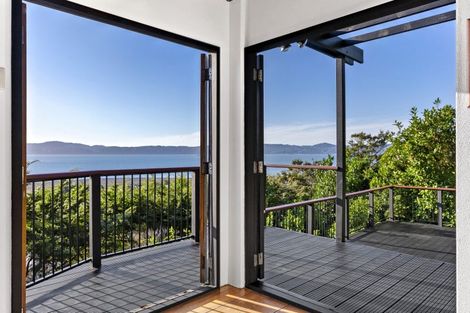 Photo of property in 11 Karaka Street, Eastbourne, Lower Hutt, 5013