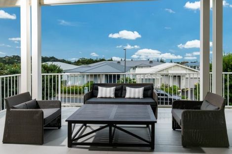 Photo of property in 15 Landmark Terrace, Orewa, 0931