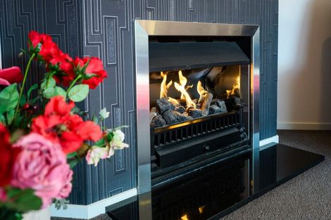 Photo of property in 99 Schnell Drive, Kelvin Grove, Palmerston North, 4414