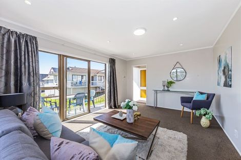 Photo of property in 2/36 Shanaway Rise, Hillcrest, Auckland, 0627