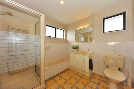 Photo of property in 2/2 Kingham Place, Avonhead, Christchurch, 8042