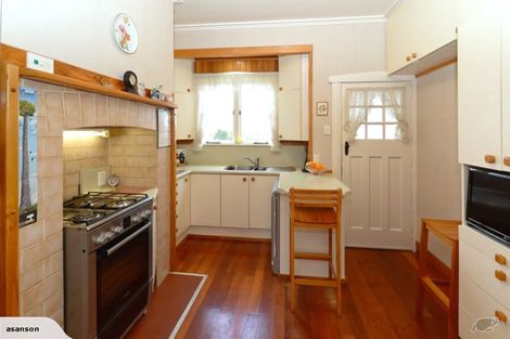Photo of property in 53 Forest Lake Road, Forest Lake, Hamilton, 3200