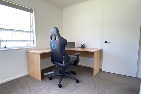 Photo of property in 12 Duncan Avenue, Te Atatu South, Auckland, 0610