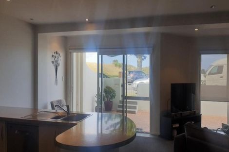 Photo of property in 45 Marine Parade, Mount Maunganui, 3116