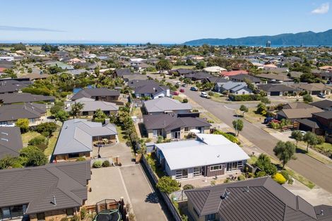 Photo of property in 92 Regent Drive, Paraparaumu Beach, Paraparaumu, 5032