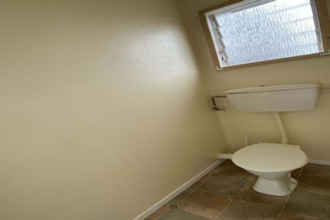 Photo of property in 71 Seaview Road, Glenfield, Auckland, 0629