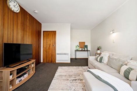 Photo of property in 2/18 Agra Crescent, Khandallah, Wellington, 6035