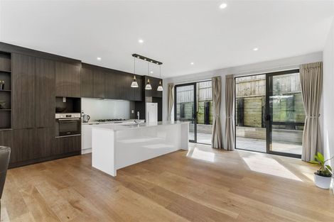 Photo of property in 1/4 Mcquoid Place, Glenfield, Auckland, 0629