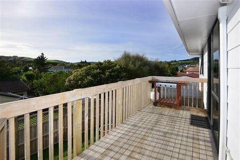 Photo of property in 3 Empressa Heights, Helensville, 0800