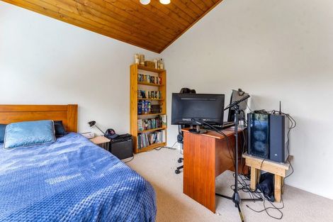 Photo of property in 10 Mosman Place, Chatswood, Auckland, 0626