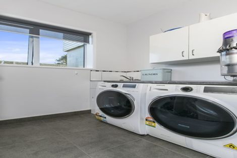 Photo of property in 80 Muir Avenue, Mangere Bridge, Auckland, 2022
