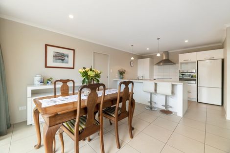 Photo of property in 4 Horokaka Place, Papamoa Beach, Papamoa, 3118