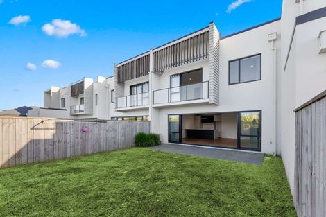 Photo of property in 63 Hayfield Way, Karaka, Papakura, 2113