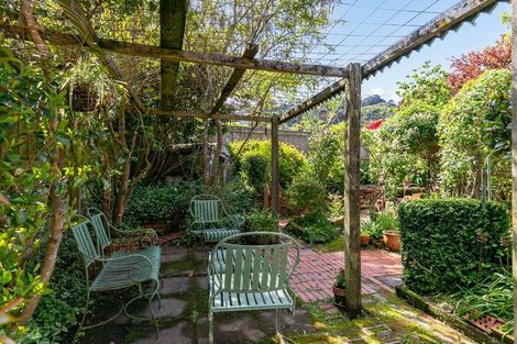 Photo of property in 1 Woodmancote Road, Khandallah, Wellington, 6035